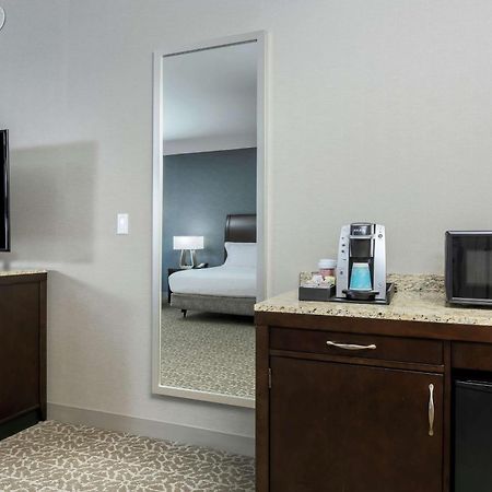 Hilton Garden Inn Shirlington Arlington Exterior foto