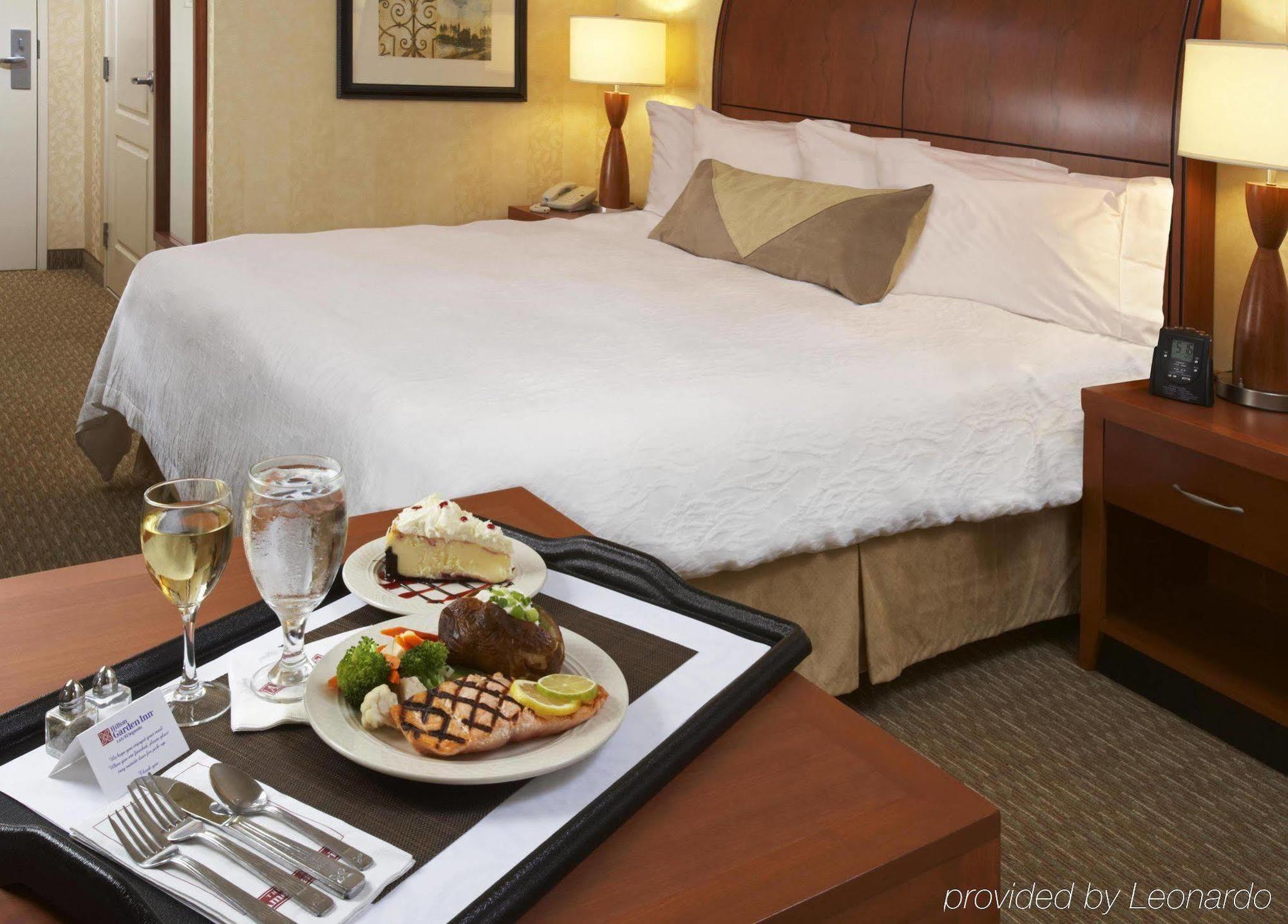 Hilton Garden Inn Shirlington Arlington Zimmer foto